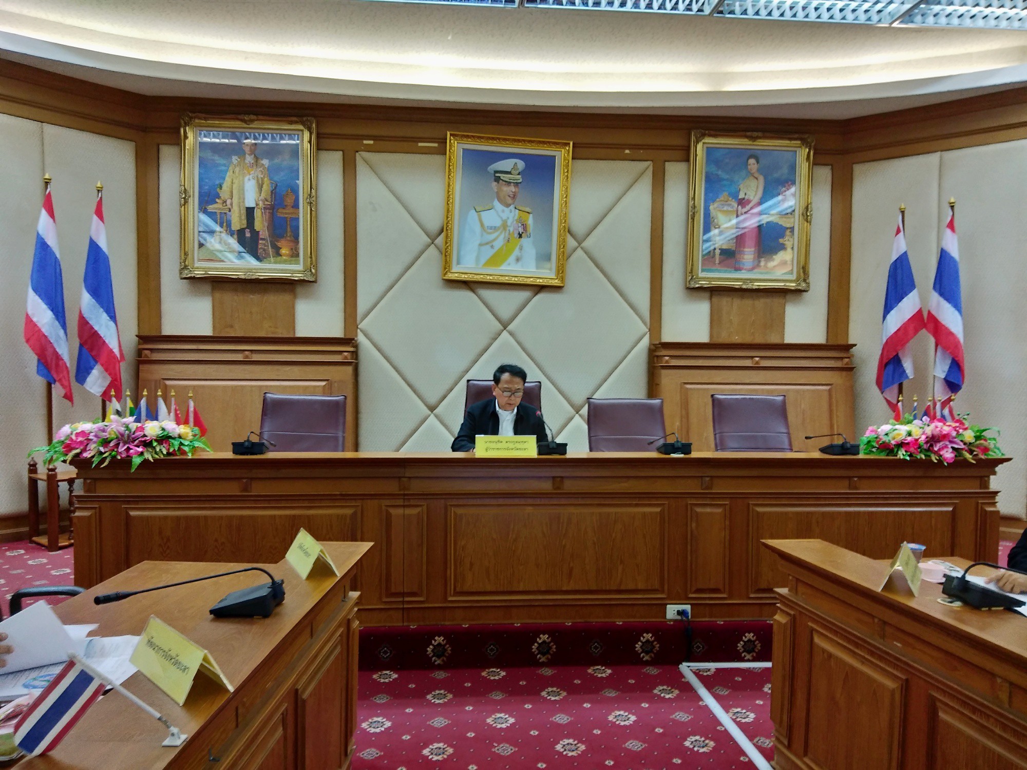 ประชุมคณะกรรมการติดตามเร่งรัดการใช้จ่ายงบประมาณฯ