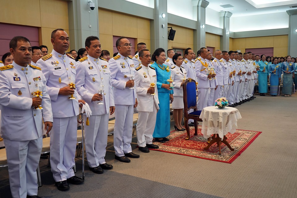 พิธีถวายเครื่องราชสักการะ และพิธีจุดเทียนถวายพระพรชัยมงคล...