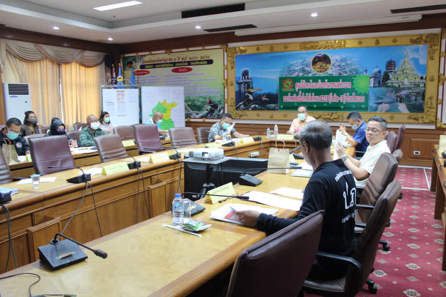 ประชุม ร่วมกับคณะกรรมการอำนวยการ ได้ร่วมกันพิจารณา...