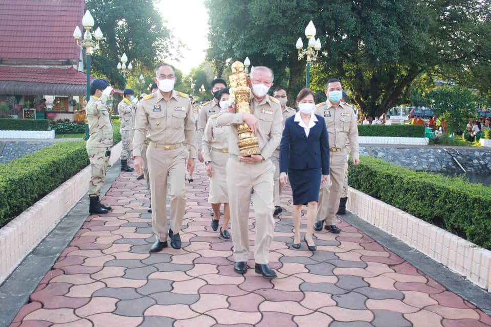 ผู้ว่าฯยะลา นำส่วนราชการประกอบพิธีบวงสรวงสักการะศาลหลักเมืองยะลา