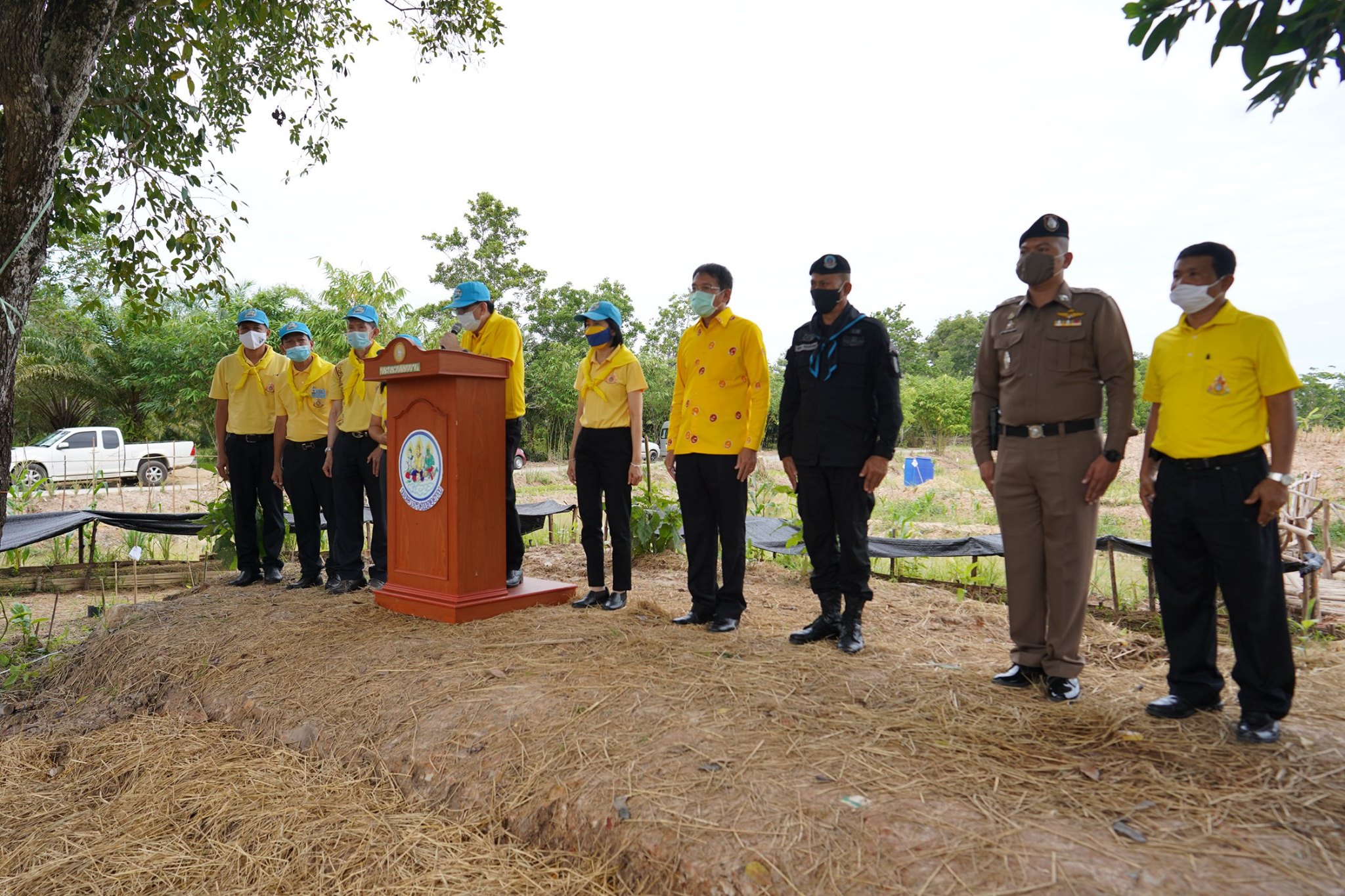 ผู้ตรวจกระทรวงแรงงาน ตรวจเยี่ยมการดำเนินงานฟาร์มตัวอย่างฯ วังพญา-ท่าธง อ.รามัน...