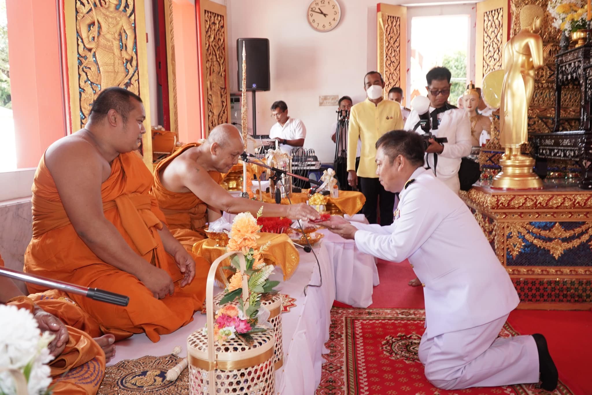 พระบาทสมเด็จพระเจ้าอยู่หัว ทรงพระกรุณาโปรดเกล้าฯ  พระราชทานผ้าพระกฐิน ให้ห้างแฟมิลี่ โดยนางสงวน สุวรรณเกตุ และครอบครัว ถวายแด่พระสงฆ์ ที่วัดพุทธภูมิ พระอารามหลวง จังหวัดยะลา