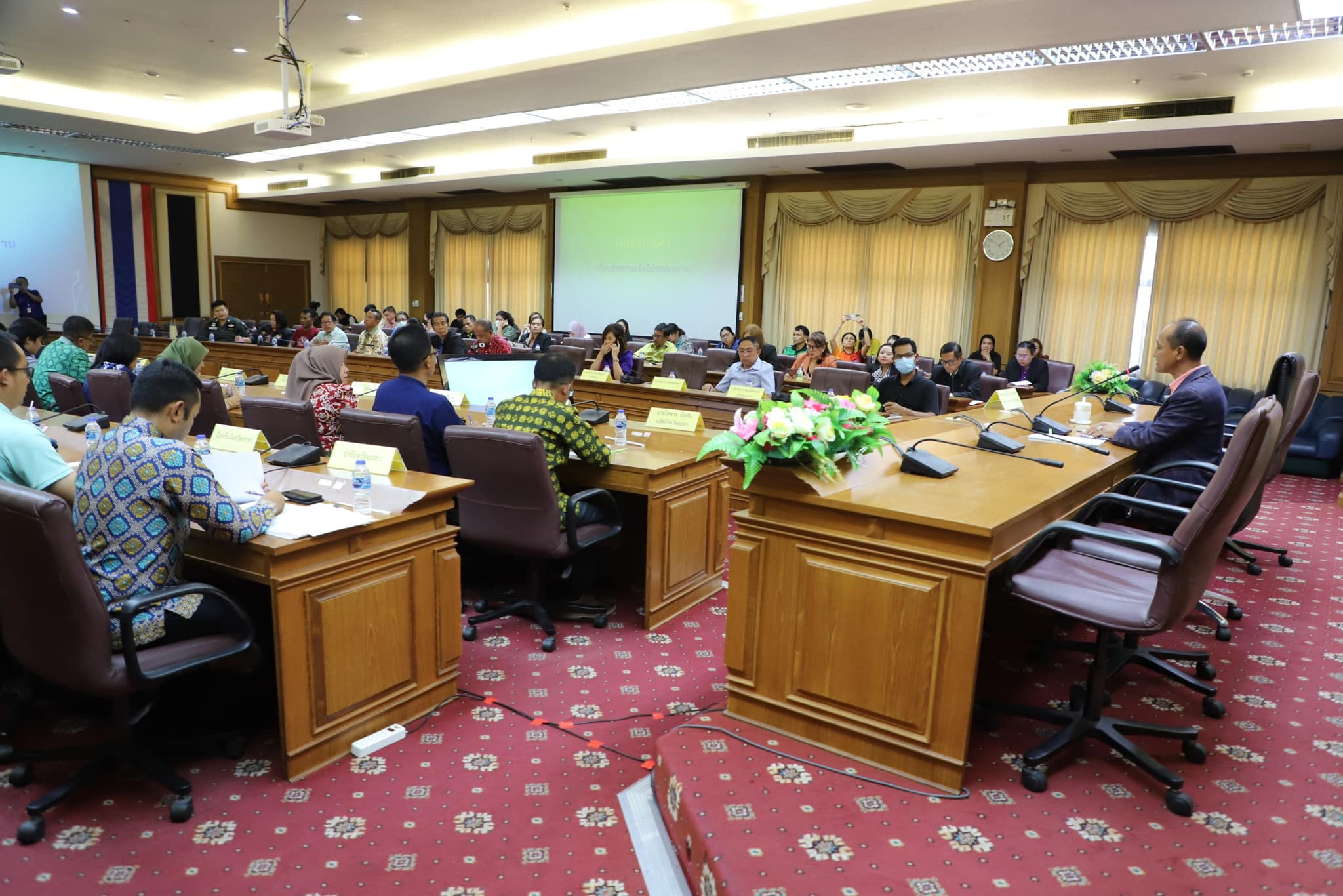 รองผู้ว่าฯยะลาประชุมคณะกรรมการฝ่ายจัดสถานที่ ขบวนแห่งานกาชาด ฝ่ายจัดการออกร้านและแสดงนิทรรศการต่างๆ งานสมโภชหลักเมืองและงานกาชาดจังหวัดยะลา ครั้งที่ 62 ประจำปี 2567