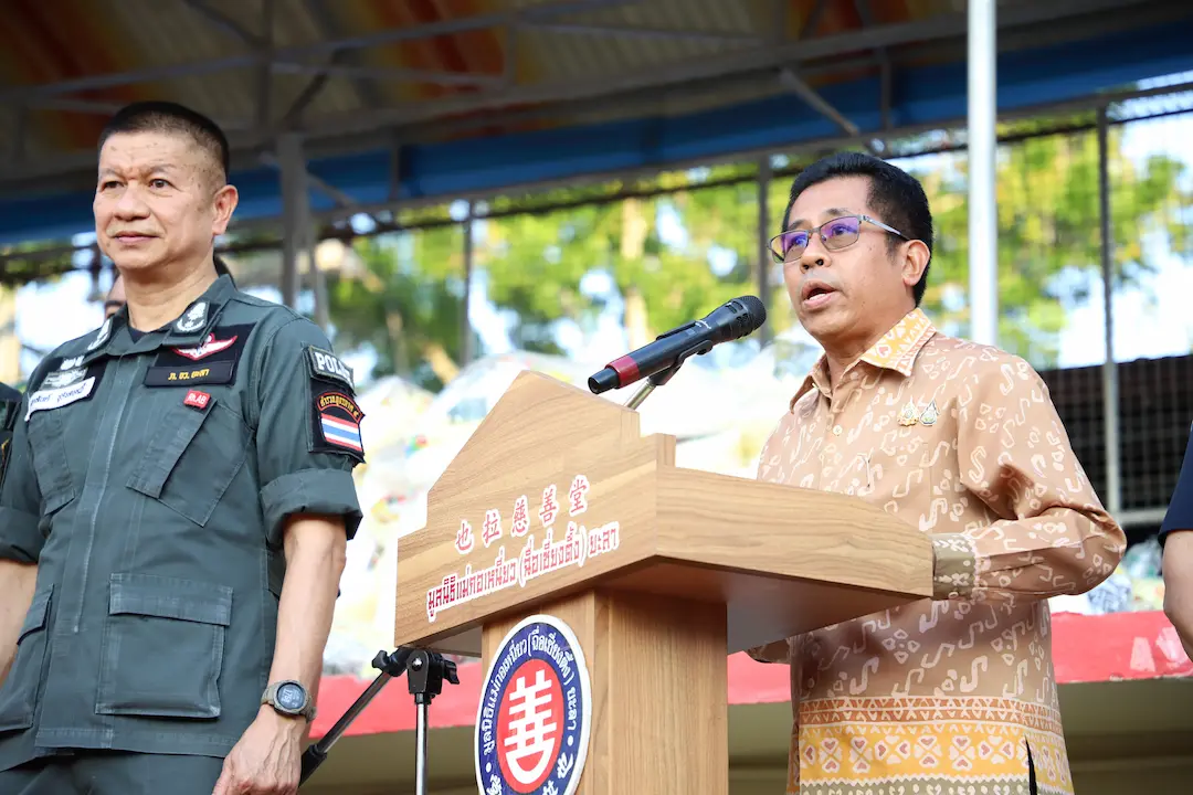 แม่กอเหนี่ยวยะลา จัดงานประเพณีทิ้งกระจาด แจกข้าวสาร อาหารแห้ง กว่า 3 พันชุด ประชาชนเข้าร่วมหนาแน่น
