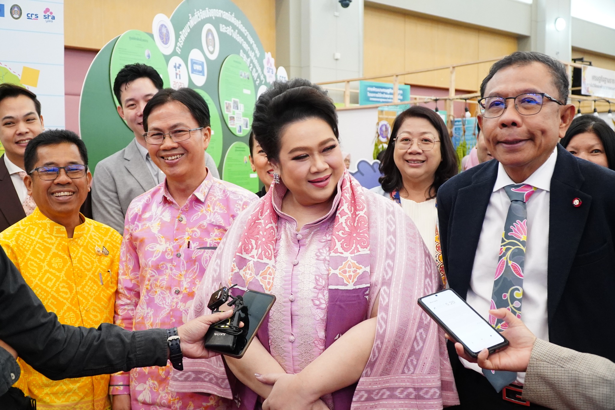 ข่าว รมว.อุดมศึกษา วิทยาศาสตร์วิจัย และนวัตกรรม  ลงพื้นที่ จ.ยะลา   เปิดงานประชุมสภาคณะผู้บริหารบัณฑิตศึกษาแห่งประเทศไทย เน้นย้ำให้ทุกๆ มหาวิทยาลัยให้มีการปรับตัวให้ทันกับเทคโนโลยี