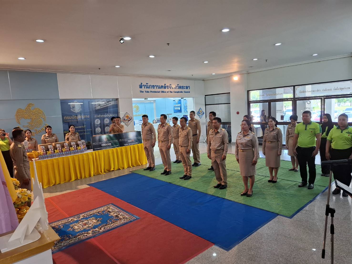 ผู้ว่าฯยะลา ประธานมอบนมยูเอชที และชุดยาสีฟันแปรงยาสีฟัน ให้แก่โรงเรียนในโครงการกองทุนการศึกษาจังหวัดยะลา จำนวน 2 โรงเรียน เฉลิมพระเกียรติ พระบาทสมเด็จพระเจ้าอยู่หัว เนื่องในโอกาสพระราชพิธีมหามงคลเฉลิมพระชนมพรรษา 6 รอบ 28 กรกฎาคม 2567