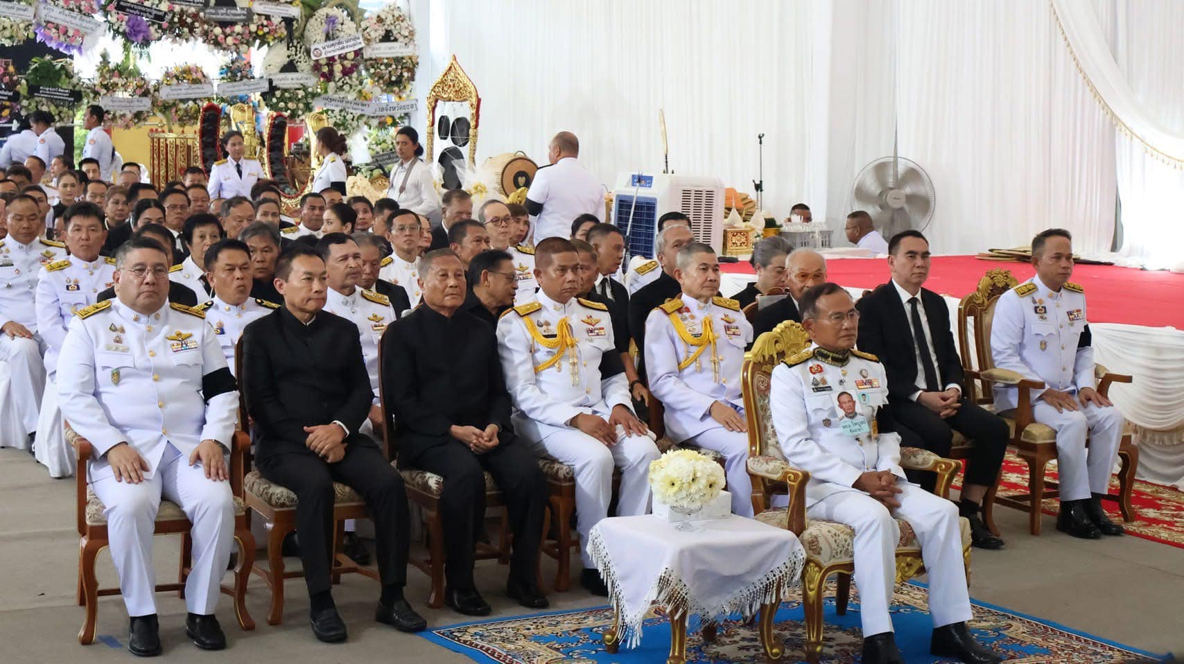 พลเอก ไพบูลย์ คุ้มฉายา เป็นประธานประกอบพิธีพระราชทานเพลิงศพ “นายอำพล พงศ์สุวรรณ” อดีตผู้ว่าราชการจังหวัดยะลา ท่ามกลางผู้มาร่วมงานเป็นจำนวนมาก