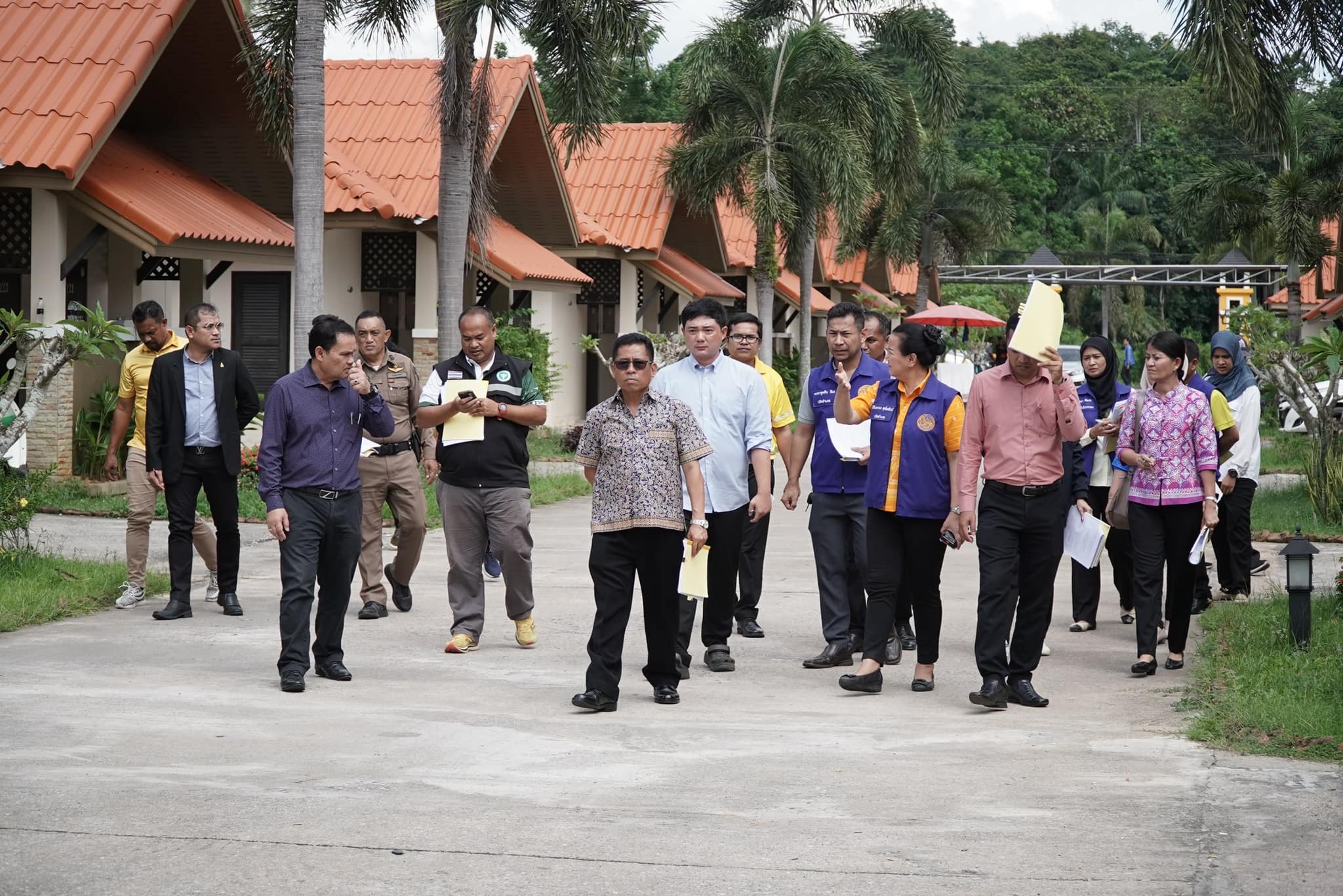 รองผู้ว่าฯยะลา นำคณะกรรมการลงพื้นที่ ร่วมตรวจสอบ กลั่นกรองการพิจารณาการต่ออายุใบอนุญาต ประกอบธุรกิจโรงแรมนิบงรีสอร์ท 