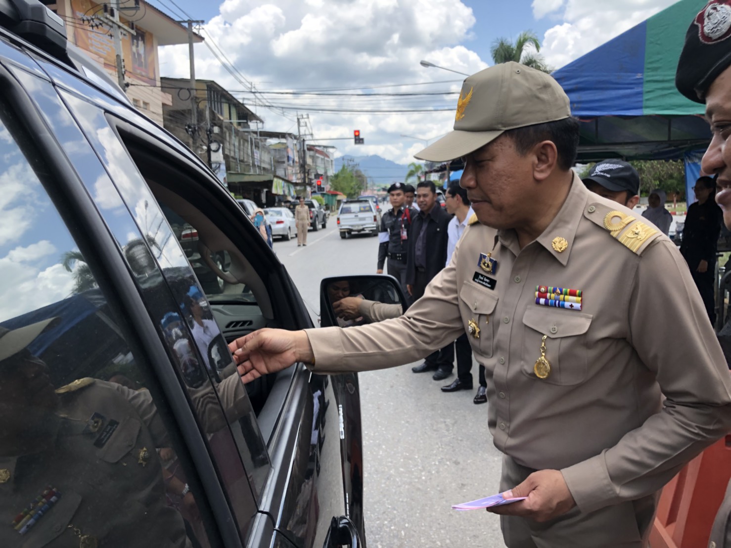 ตรวจเยี่ยมจุดตรวจและบริการประชาชนในช่วงเทศกาลสงกรานต์ 2561 (เบตง)