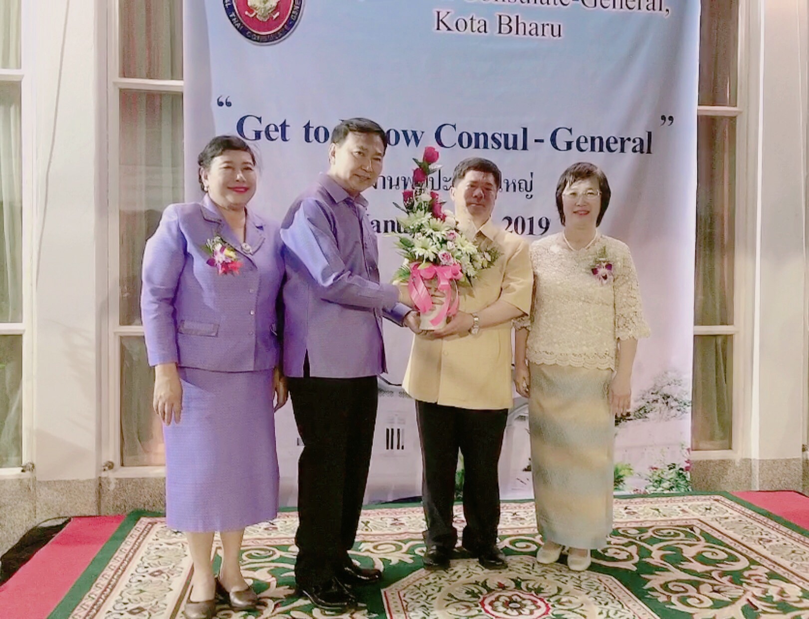 ร่วมงานเลี้ยงพบปะกงสุลใหญ่...