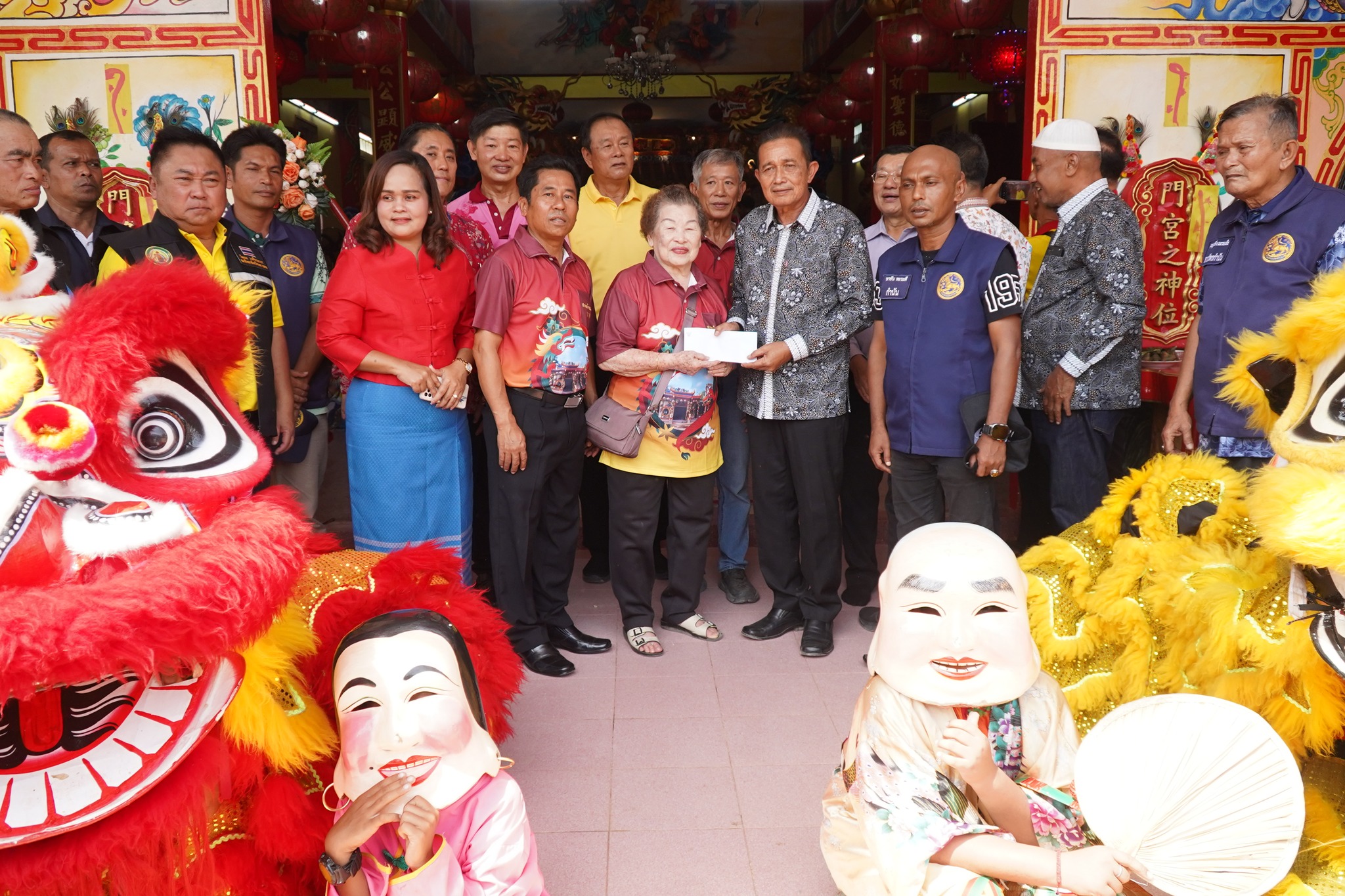 รองผู้ว่ายะลา เปิดงานแห่พระลุยไฟ ศาลเจ้าแม่มาผ่อแบหอ สืบสานประเพณีความศรัทธาชาวไทยเชื้อสายจีนและการอยู่ร่วมกันของชาวไทยมุสลิมอย่างเกื้อกูลในพื้นที่อำเภอรามัน