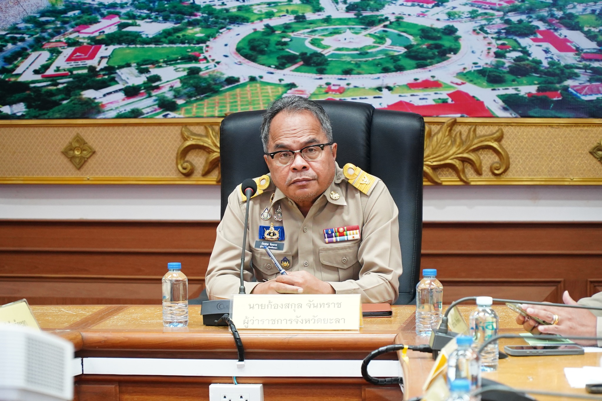 ผู้ว่าฯยะลา นำส่วนราชการ ประชุมกองบัญชาการป้องกันและบรรเทาสาธารณภัยแห่งชาติ (บกปก.ช.) ผ่านระบบ (VDO Conference) ติดตามสถามการณ์และเตรียมการแก้ไขปัญหาภัยแล้ง ปี 2569