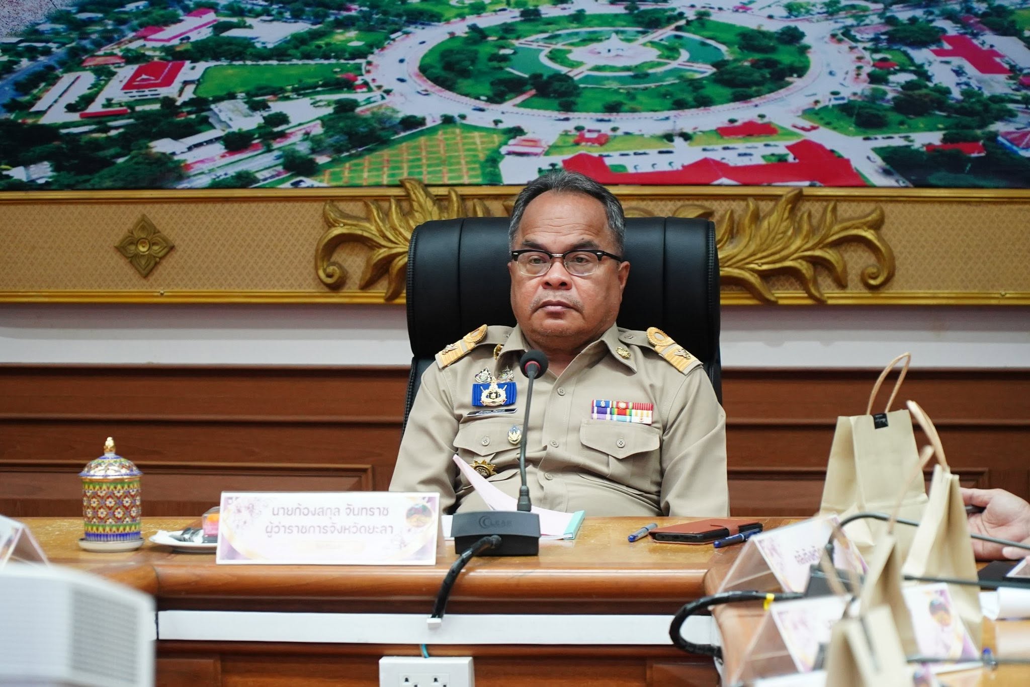 ผู้ว่าฯยะลา ติดตามเร่งรัดการใช้จ่ายงบประมาณของจังหวัดยะลา ไตรมาส 3 การติดตามผลการดำเนินงาน ปัญหาอุปสรรคและแนวทางการแก้ไขปัญหา  ตามหลักเกณฑ์และแนวทางการจัดทำ ร่าง พ.ร.บ. โอนงบประมาณรายจ่าย ตามมติ ครม. 2 มิถุนายน 2569