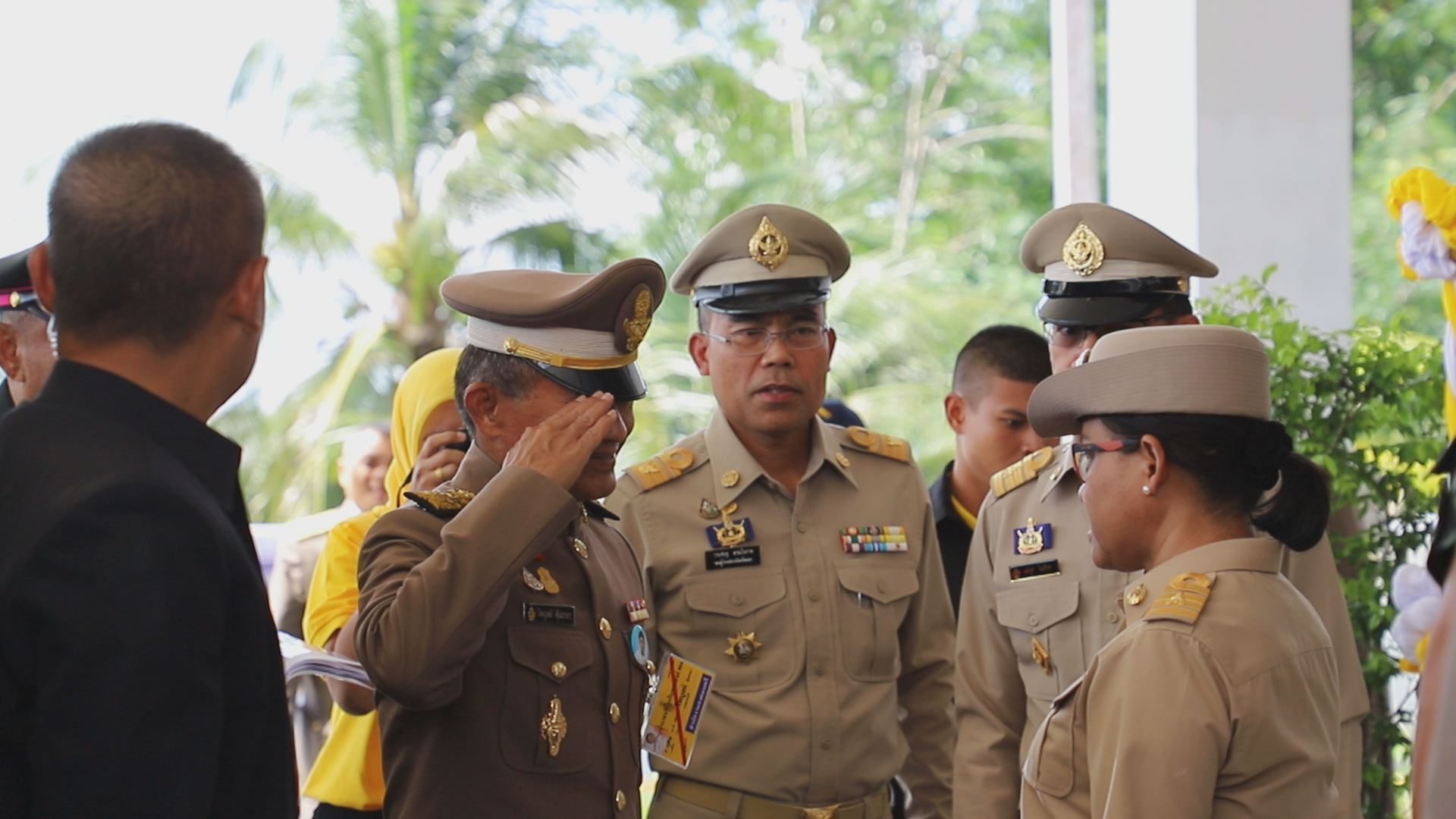 องคมนตรี ติดตามผลการดำเนินงานโรงเรียนพระดาบส และเชิญสิ่งของพระราชทาน เยี่ยมให้กำลังใจ จนท. ปชช...